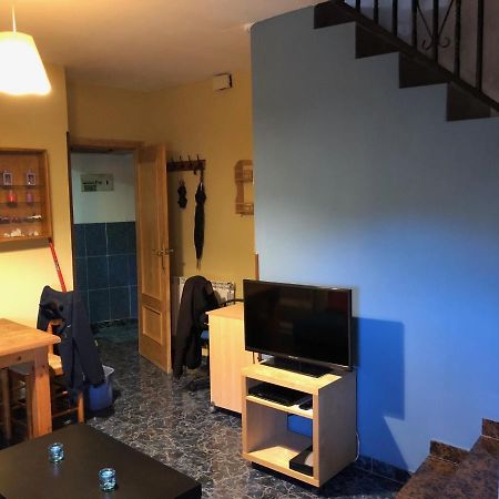 Villa Casa En El Corazon De Gredos, Amplia Y Agradable. Navacepeda de Tormes Exterior foto